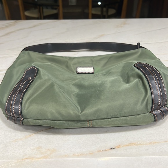 KENNETH COLE REACTION HOBO BAG - Picture 3 of 10